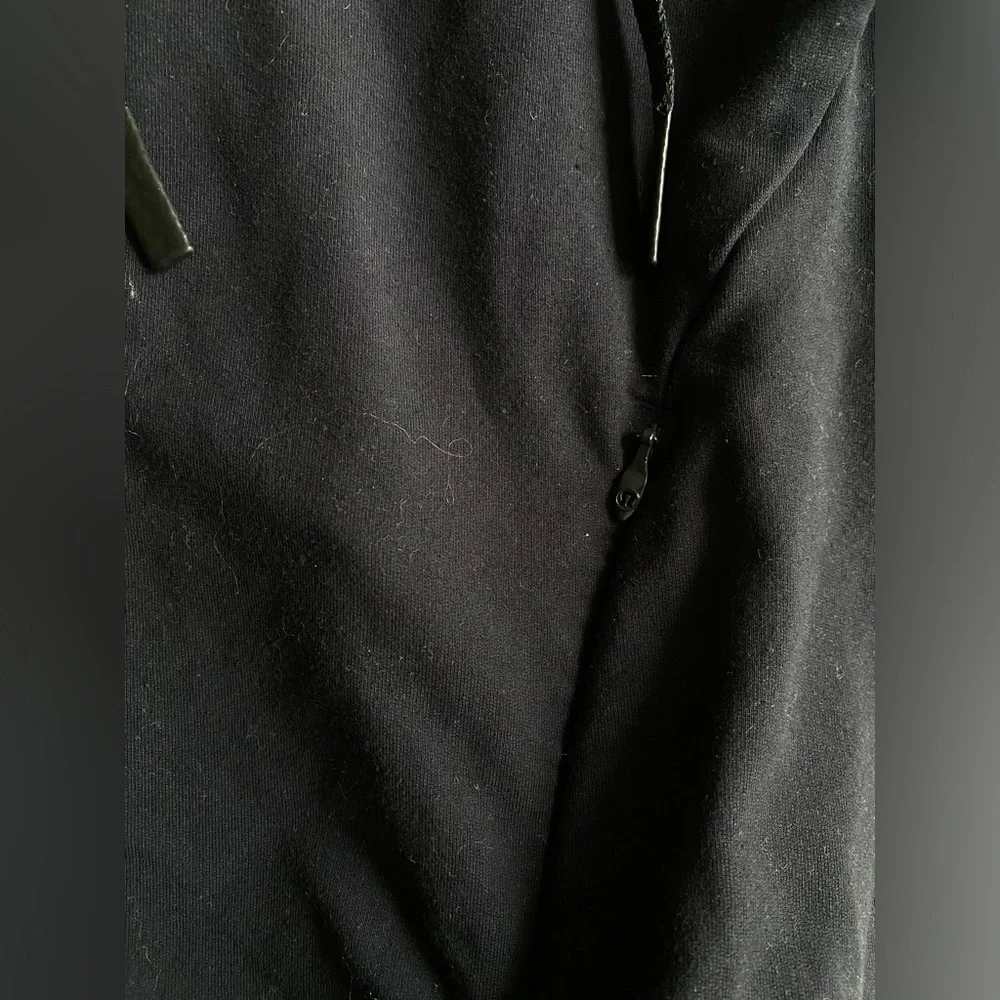 Lululemon Jacket Women’s 4 Black Cropped Hoodie